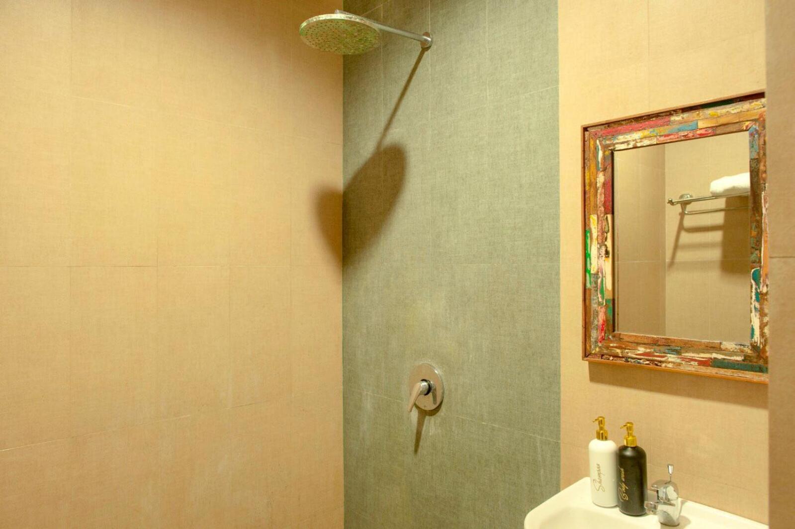 A7 Guesthouse Canggu  Ngoại thất bức ảnh